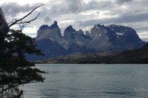 Nationalpark-Torres-Del-Paine-Torres-und-See